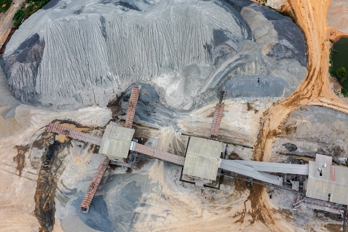 大庆龙平2井四方台组岩性描述 - 潜在油气储层