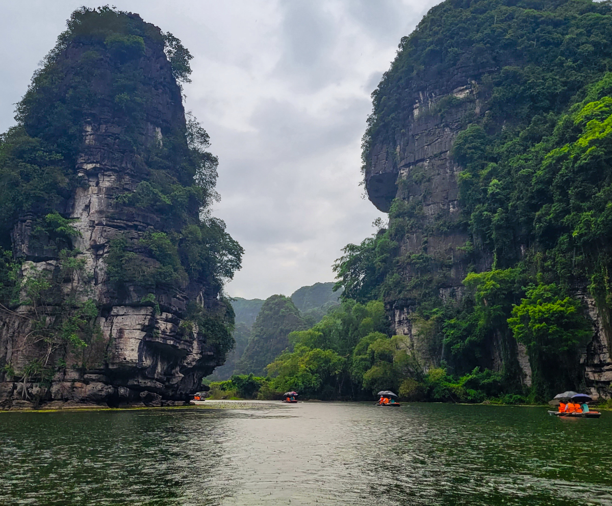 上海去环江县旅游景点,去环江县城