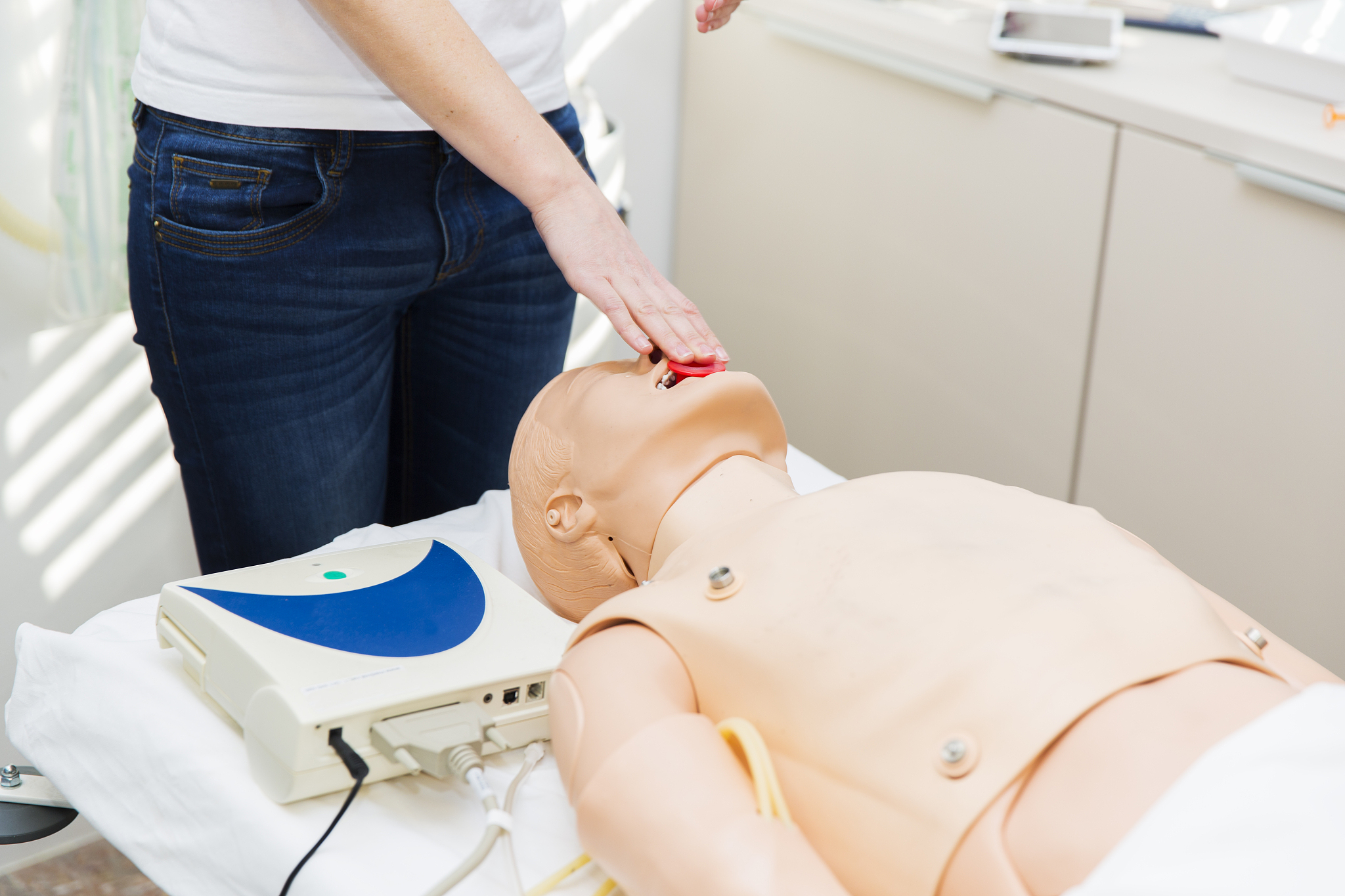 你作为一位医学专家请帮我的论文润色一下使语言更加精炼逻辑性更强不要对原文意思有太大改变使用中文