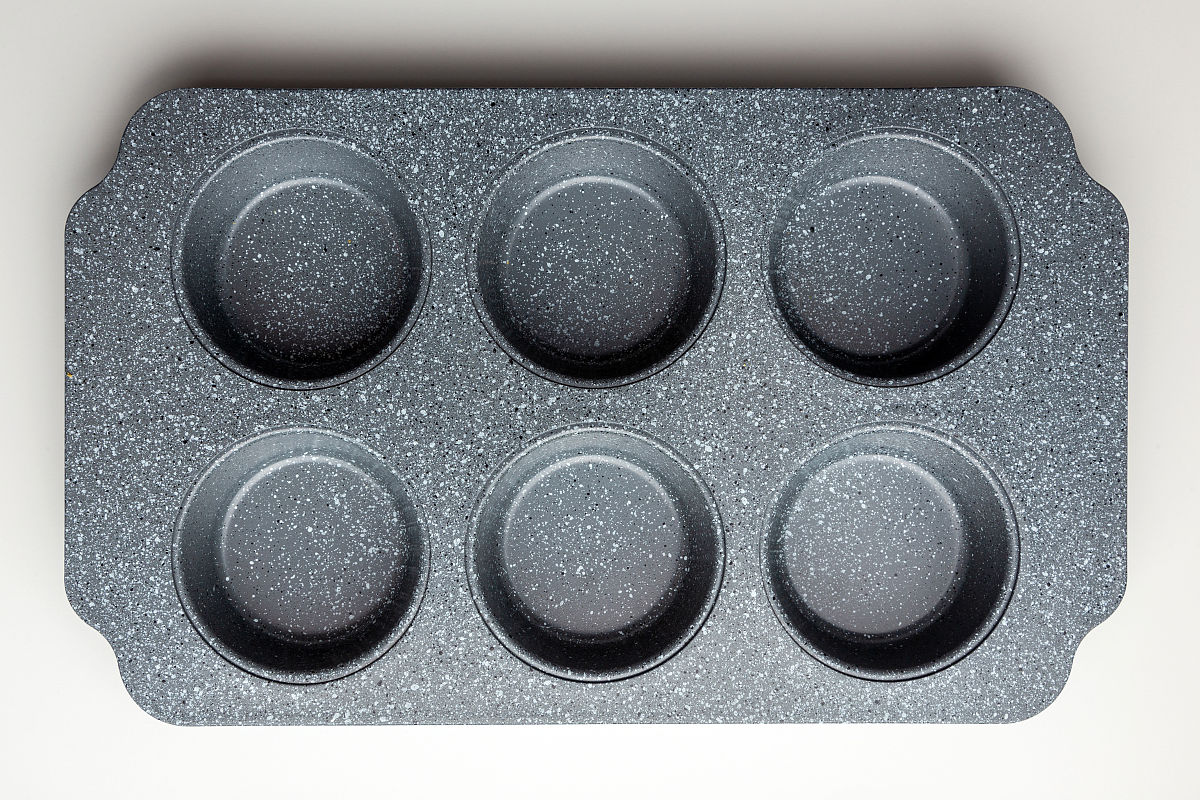 模具的表面要镀什么材料的涂层才能使模具与陶瓷粉料不粘连？