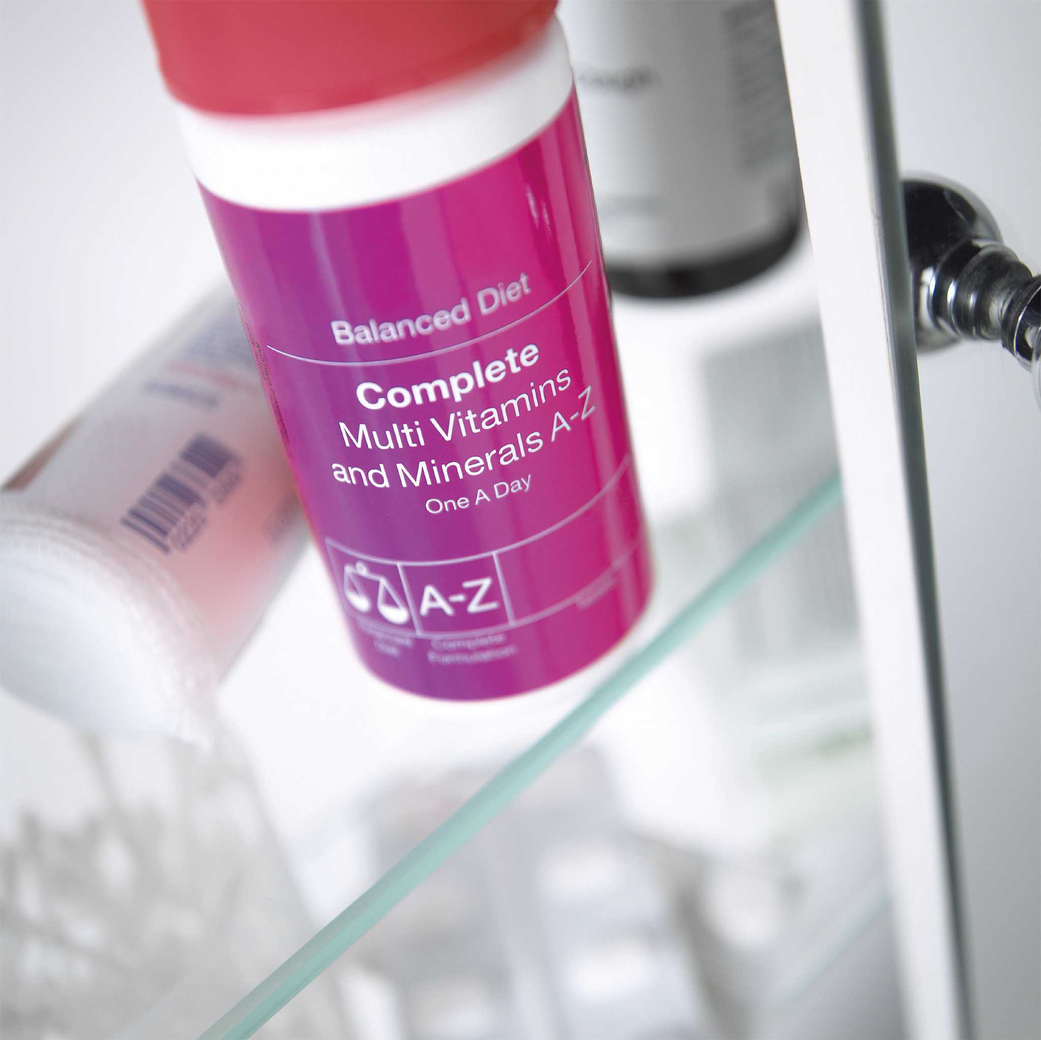 帮我用英文写50条维他命c精华产品的用户体验