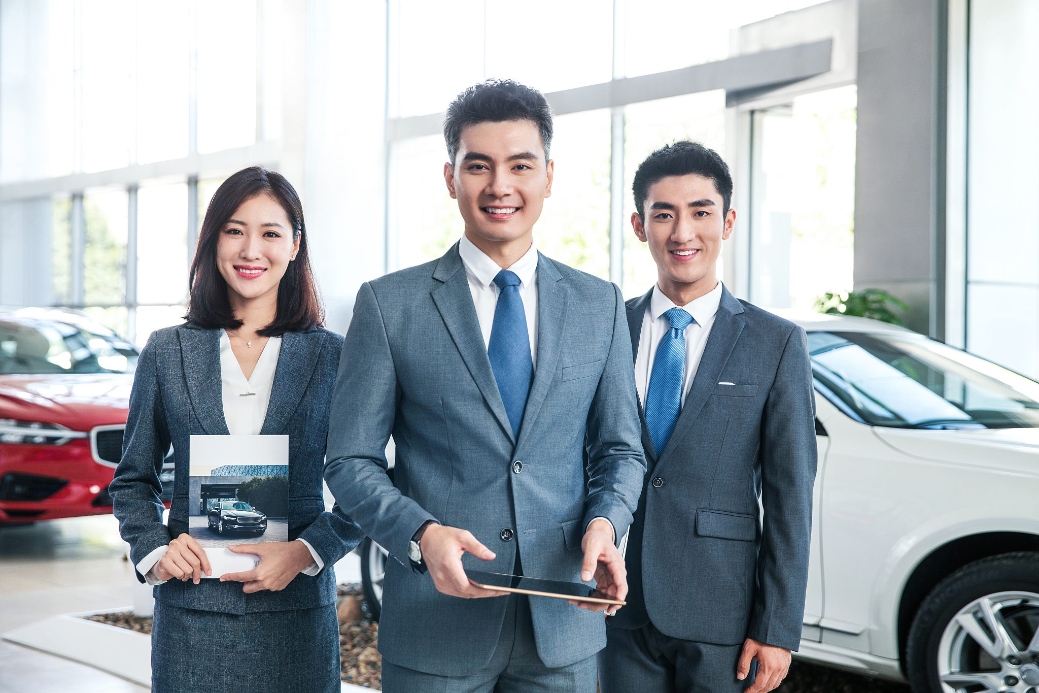 一年汽车销售经验，我如何介绍自己？