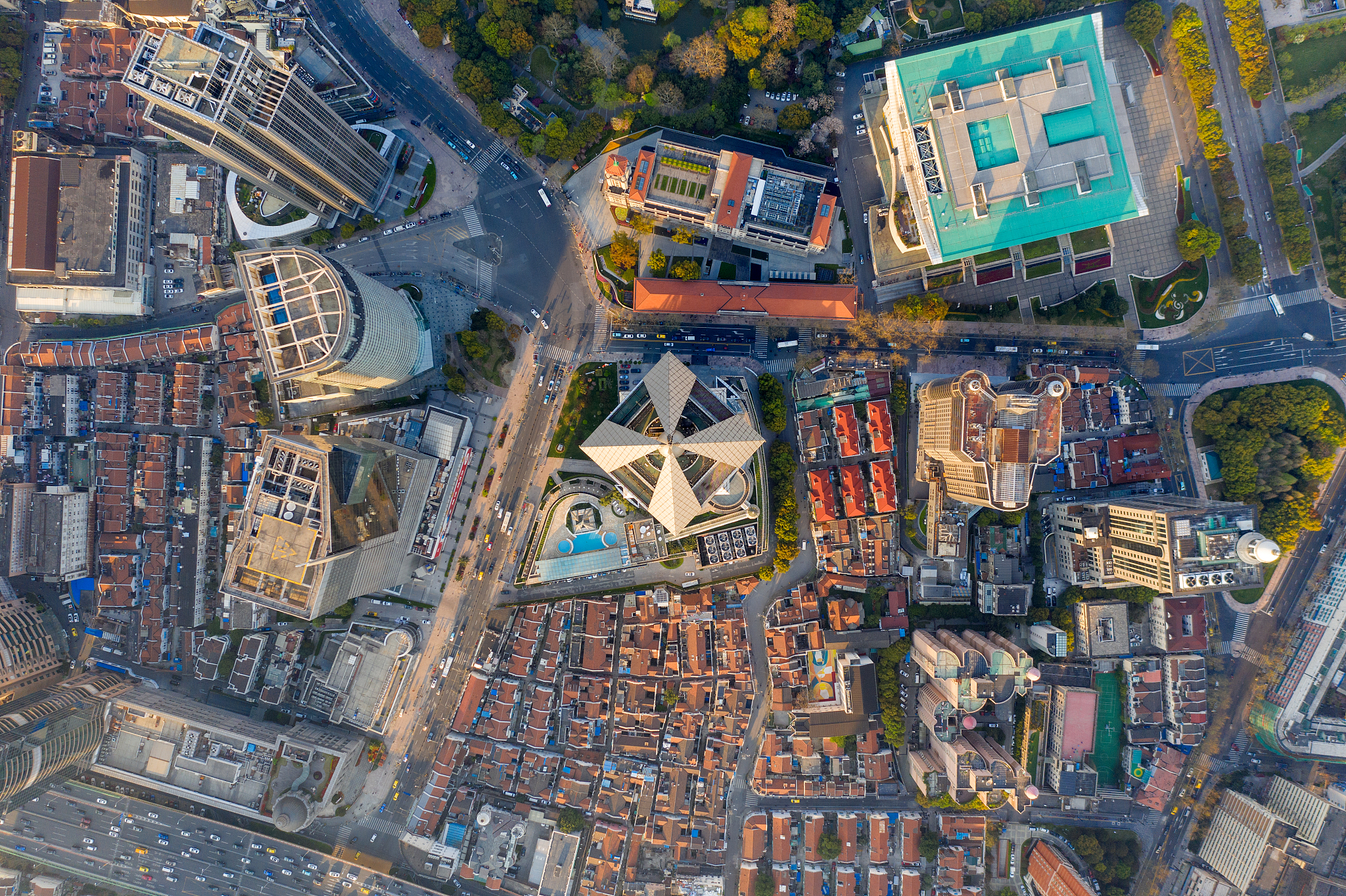 生成桂林路商圈慢性组织设计研究内容要求250字