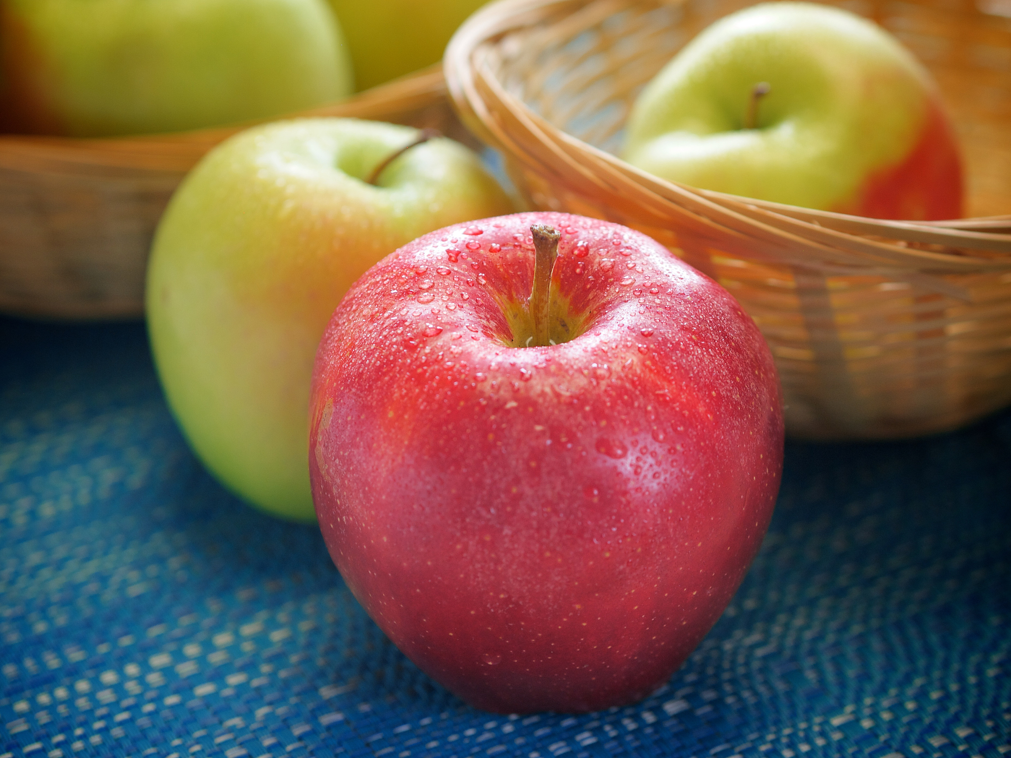 fresh organic apples