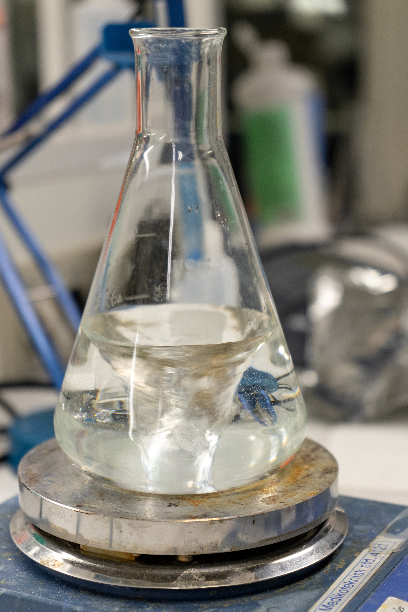 碳酸钠、氢氧化钠与氯化钙反应：生成沉淀物