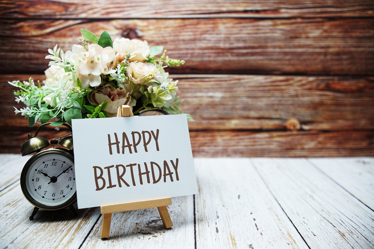 发朋友圈怎么不提自己生日