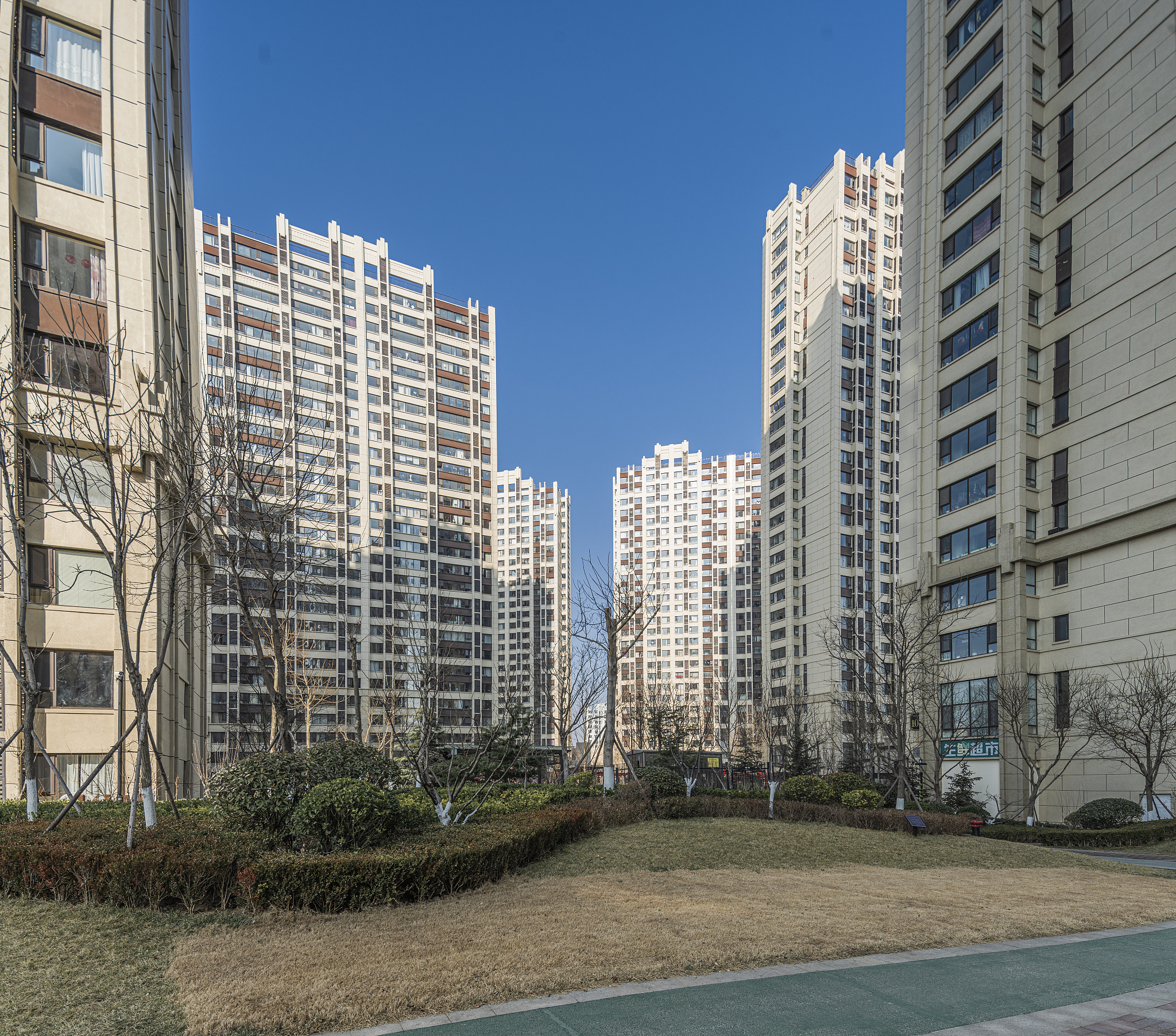 周口金海花园32号楼32号楼总高蹲高帮我用200字详细描述