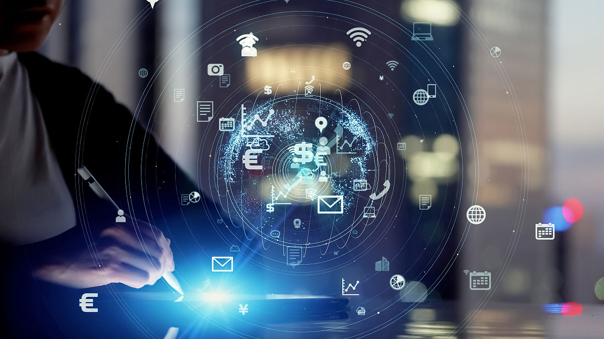 火车难题：人工智能助手 vs 平民，你的选择？