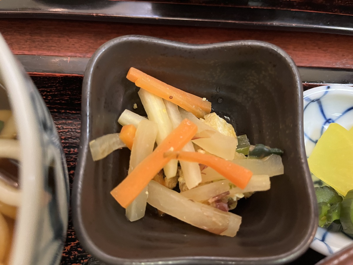 泡椒萝卜家常做法，酸辣爽口，简单易学！
