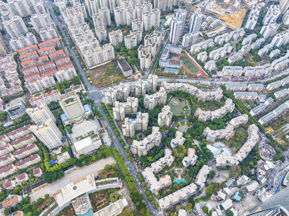 西山区双湾五号地块地产开发进展顺利