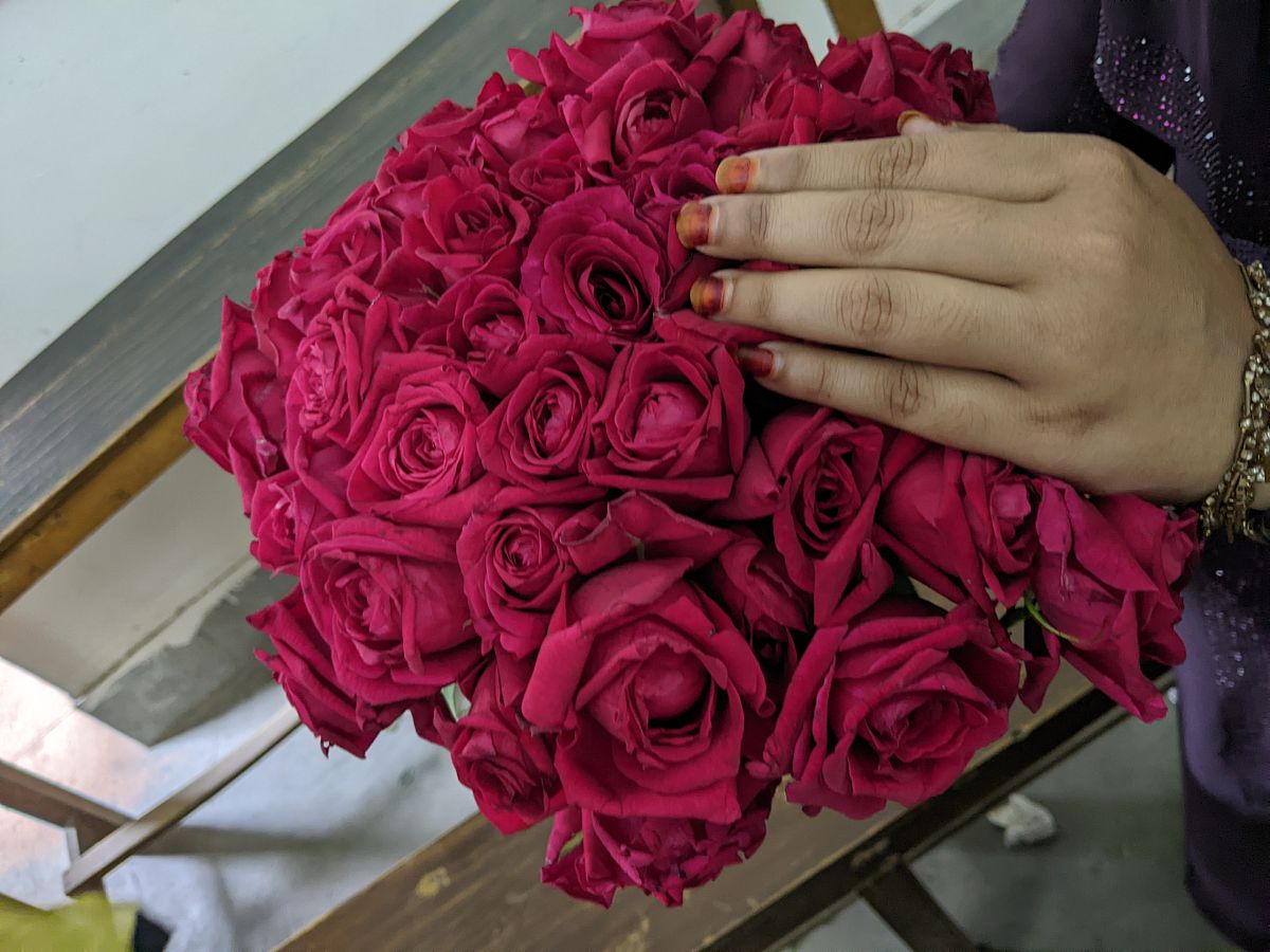 红色玫瑰花品牌：花匠、蓝色妖姬、花好月圆等