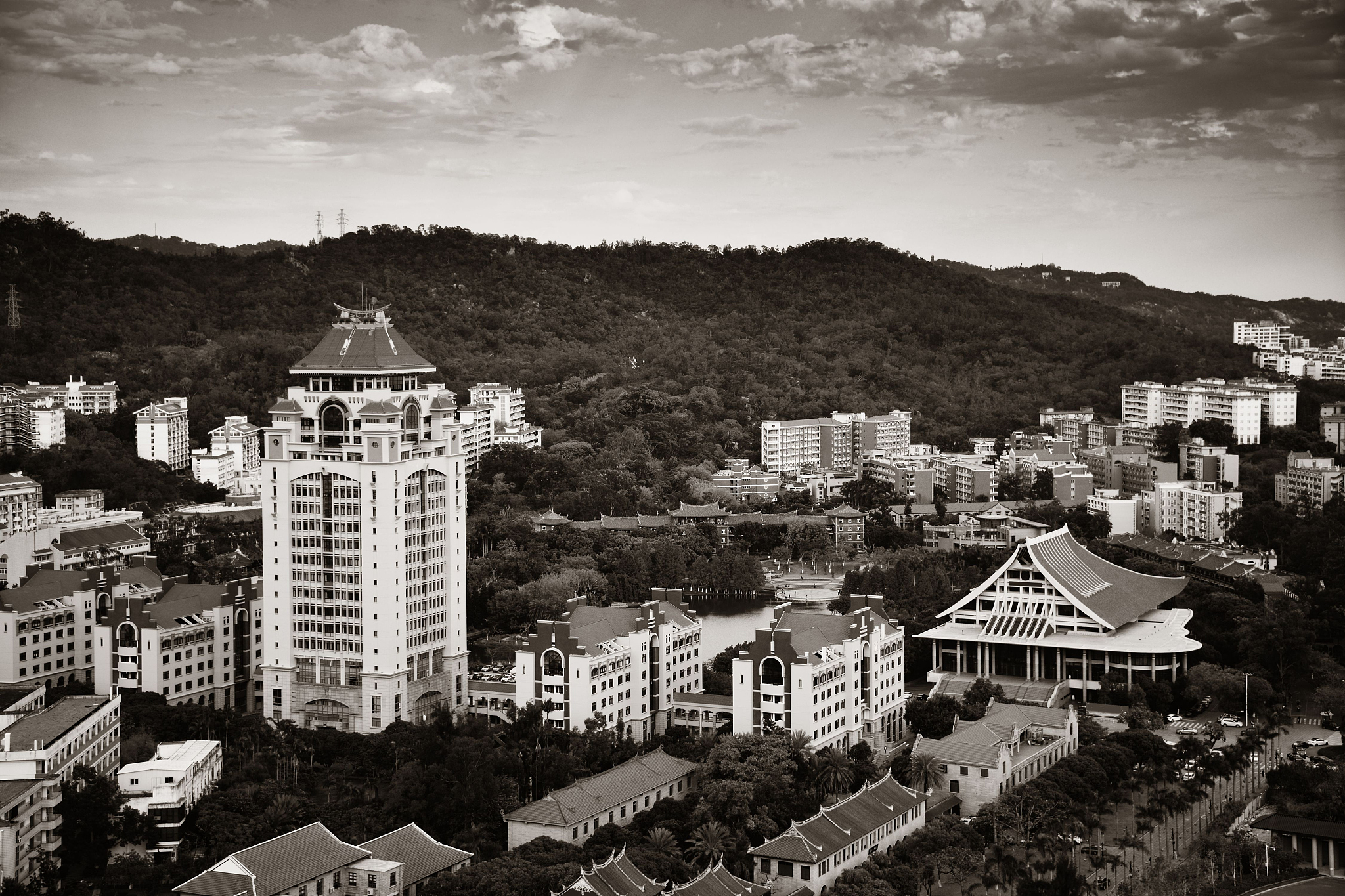 厦门医学院资助补助有哪些、就业好不好？、宿舍几人间