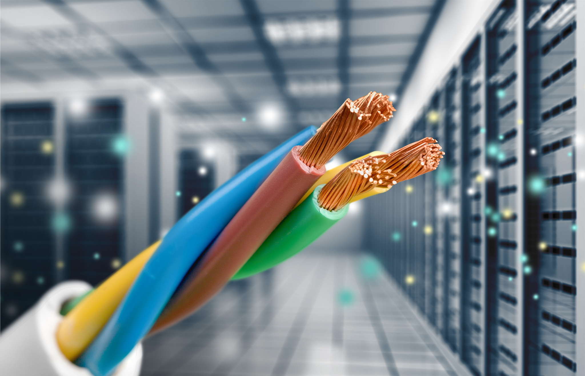 请解释为什么陶瓷材料通常是绝缘体