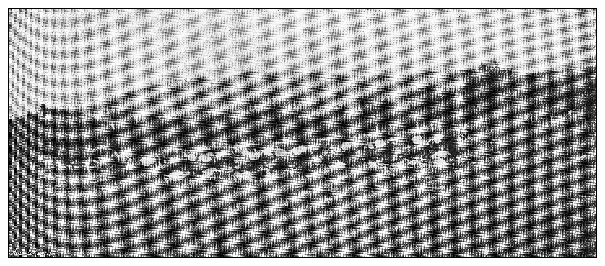 利用扩散光源弗朗和费衍射显微镜精确测量条纹间距