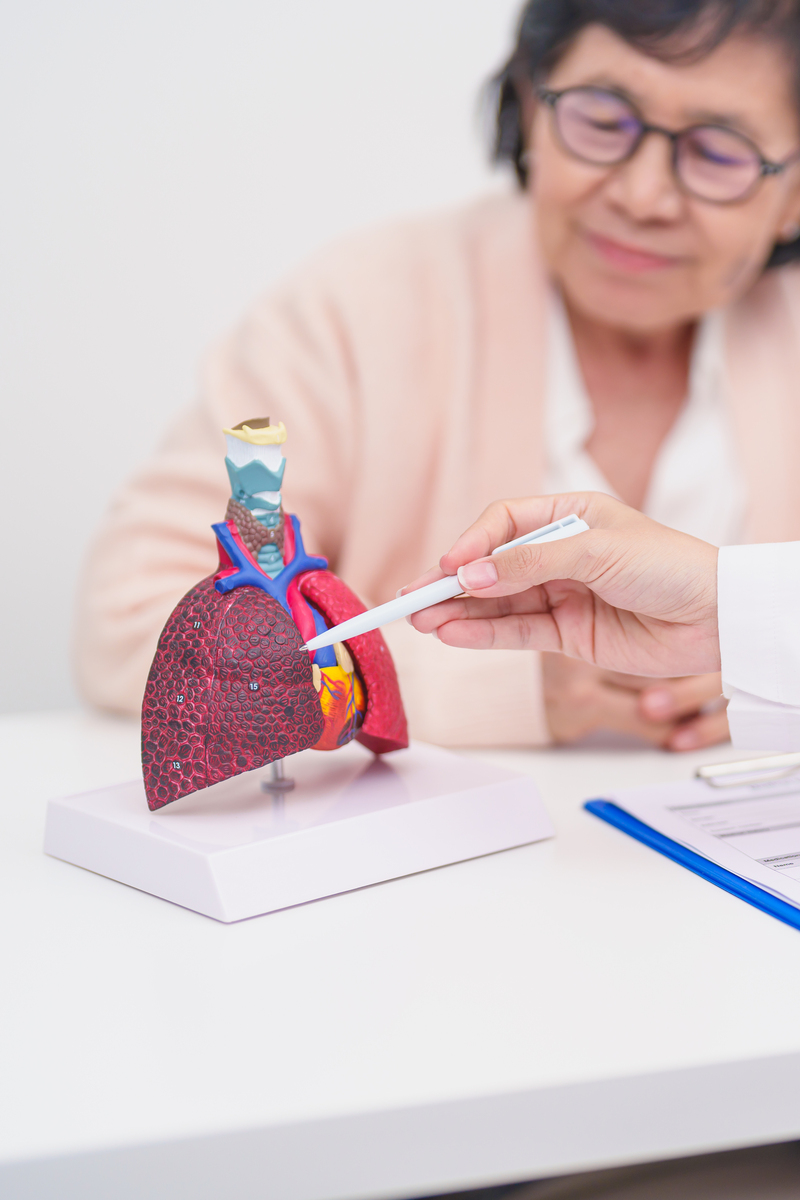 双肺多发微小结节双肺慢性炎症。