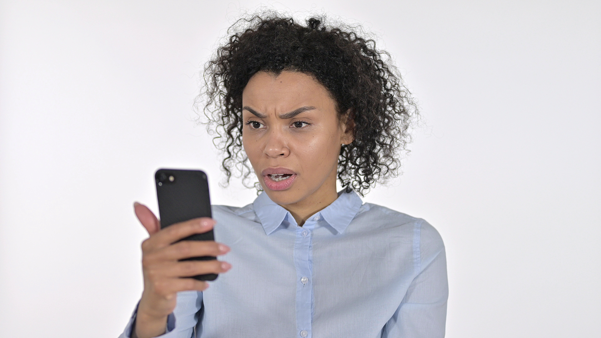 请翻译根据之前邮件USD 25366449貌似是这批货物的总价值。换句话说对方可能认为货物已经全损。