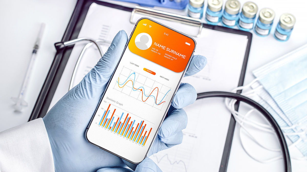 以色列的一家科技公司也研发了一款名为“LifeBEAM”的智能手环