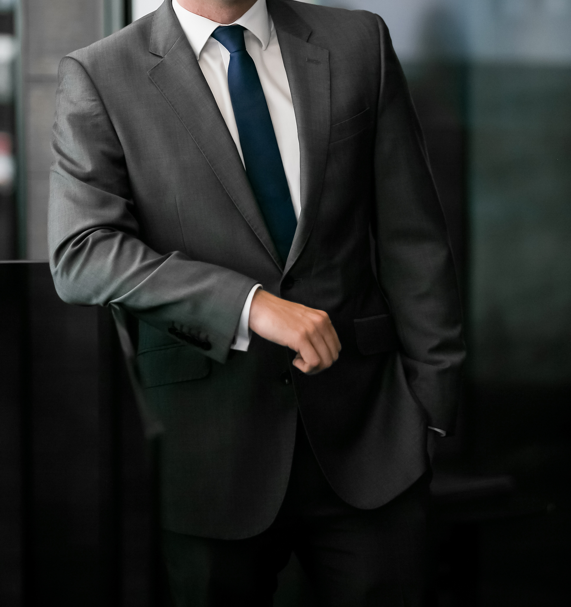 西装，让你成为全场焦点！展现自信魅力