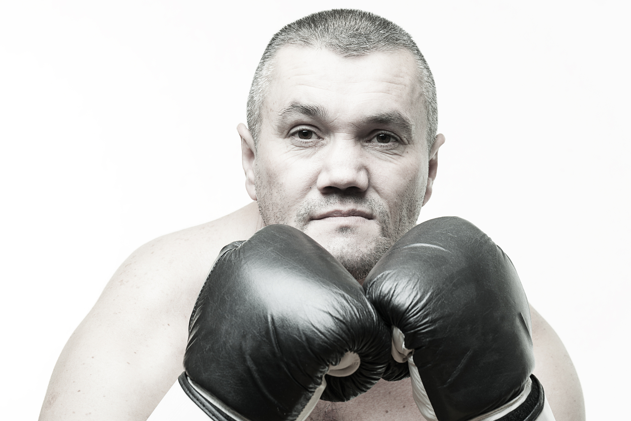 一个人格斗游戏操作不熟练但是对手操作技术很熟练却总是胜利这是为什么