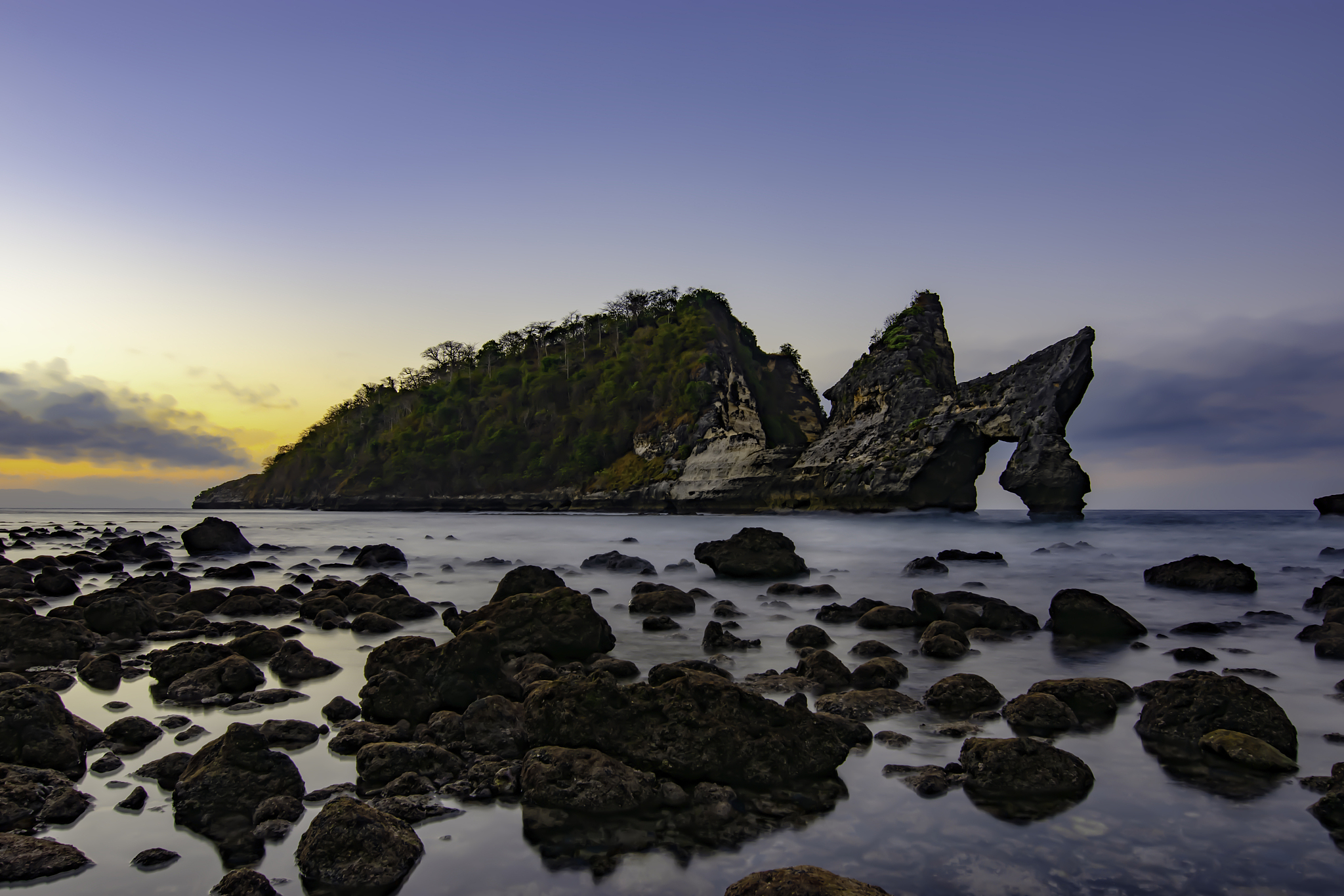15 Contoh Gotong Royong Individu dan Umum: Dari Sabang hingga Merauke