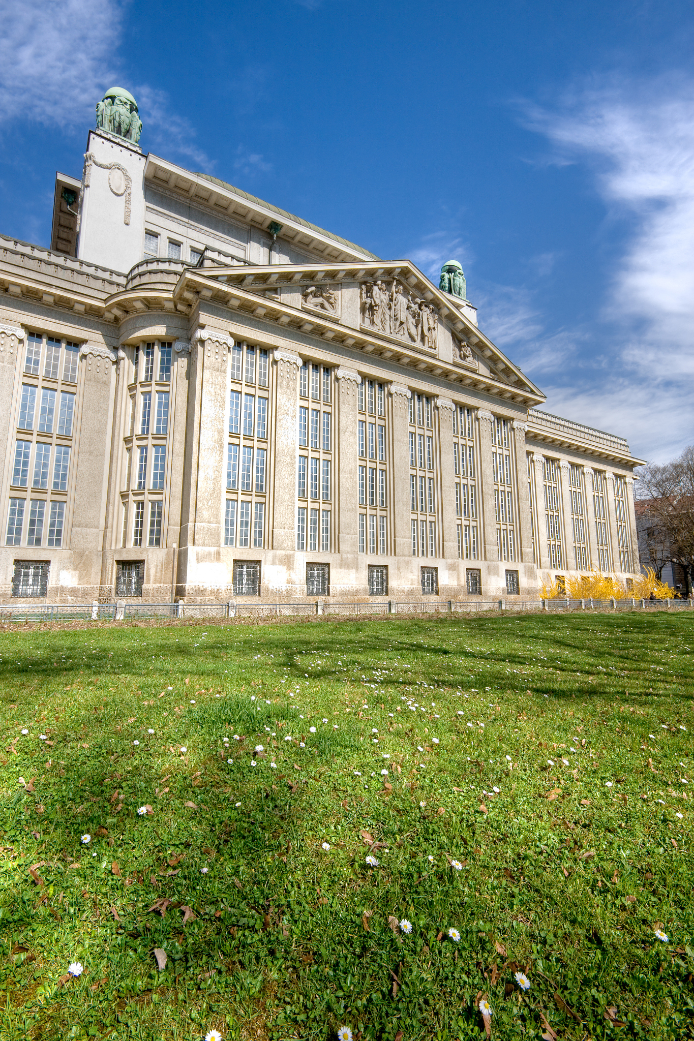 state archive building