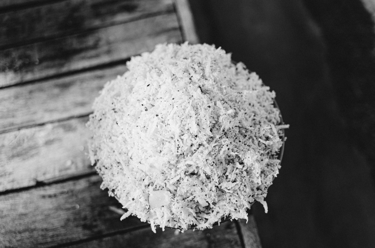 粗盐的特点：颗粒大、含杂质少、味道浓郁，用途广泛