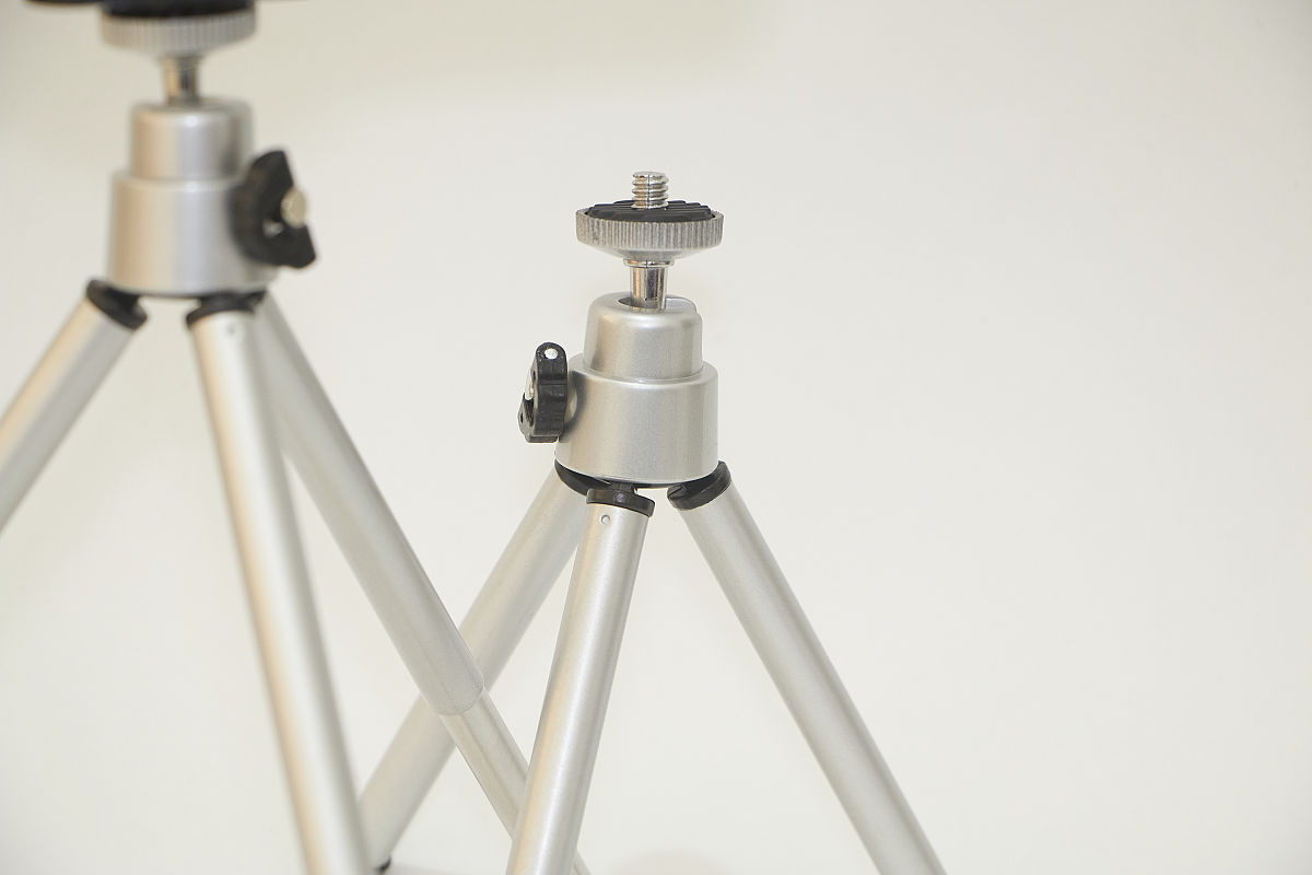 以一名摄影爱好的的角度写一篇1200字有哪些好用的摄影配件让你感受到「相见恨晚」？的文章