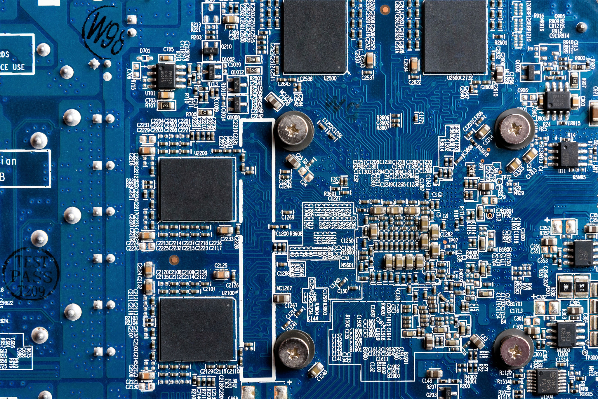 如何轻松移除电脑桌面上的 RTD2383L 芯片