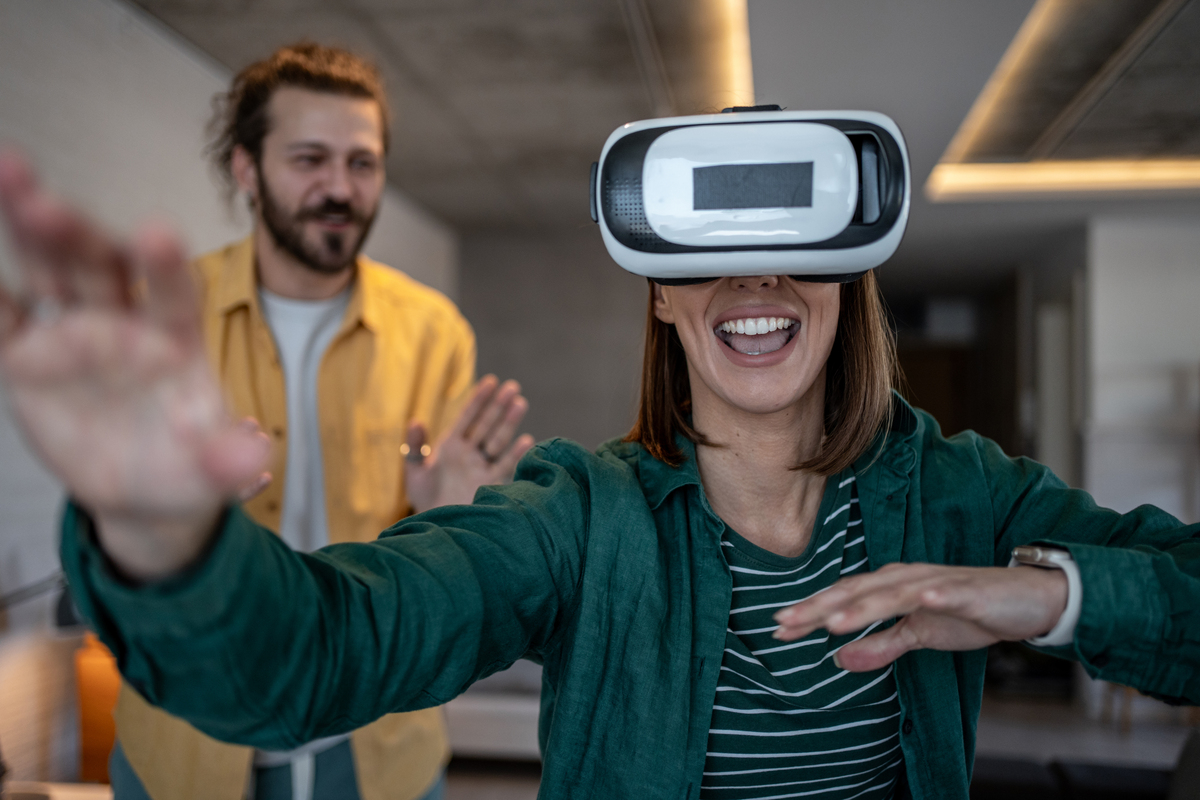 写一篇介绍虚拟现实的五分钟英文演稿