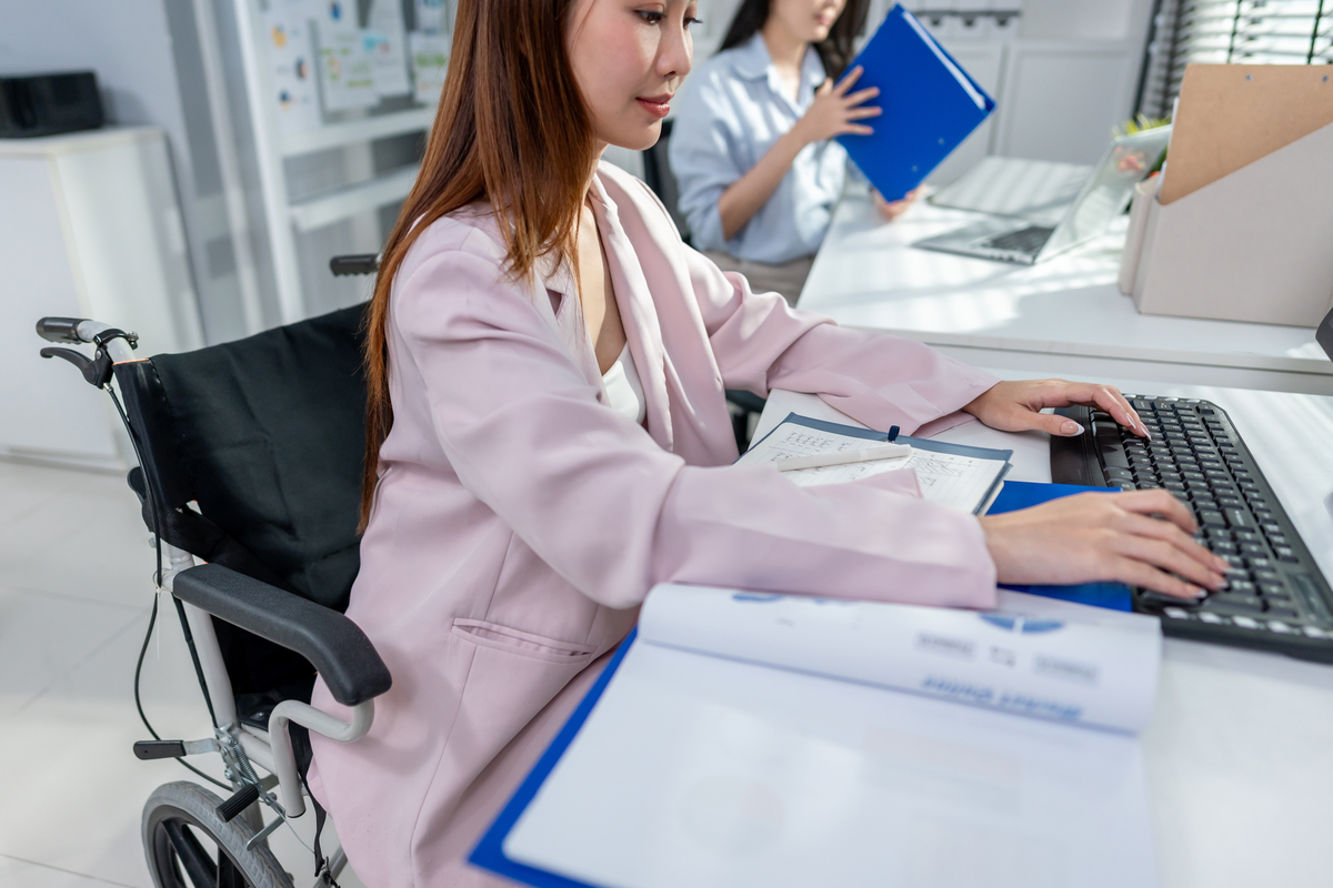 女孩报考什么专业好找工作好麽