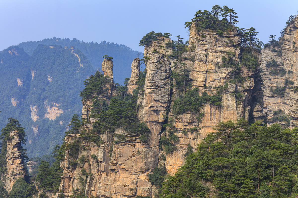 请650字的博客文章主题是：湖南旅游十大必去景区