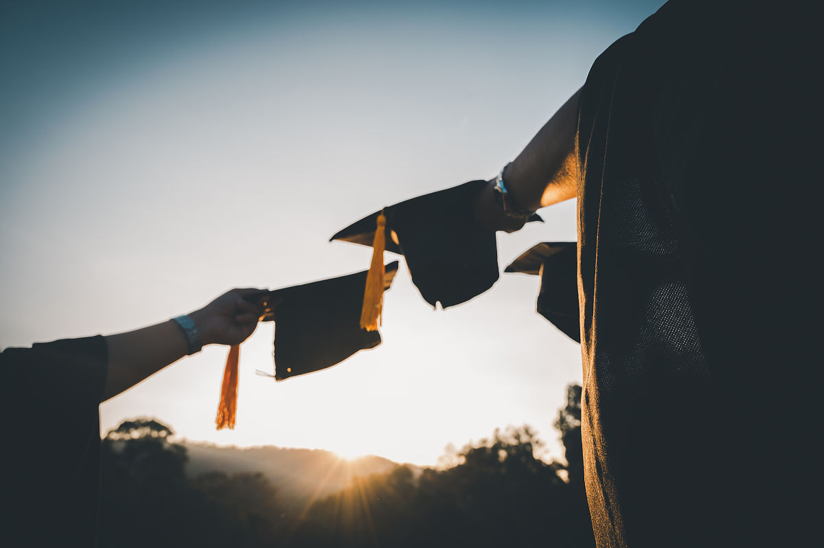 适合四人的毕业晚会的主持词