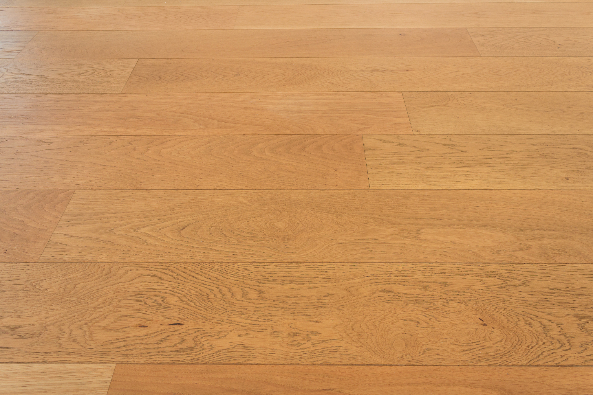 大自然品牌的木地板秋风细语系列和秋风细语系列的价格和材料有什么区别