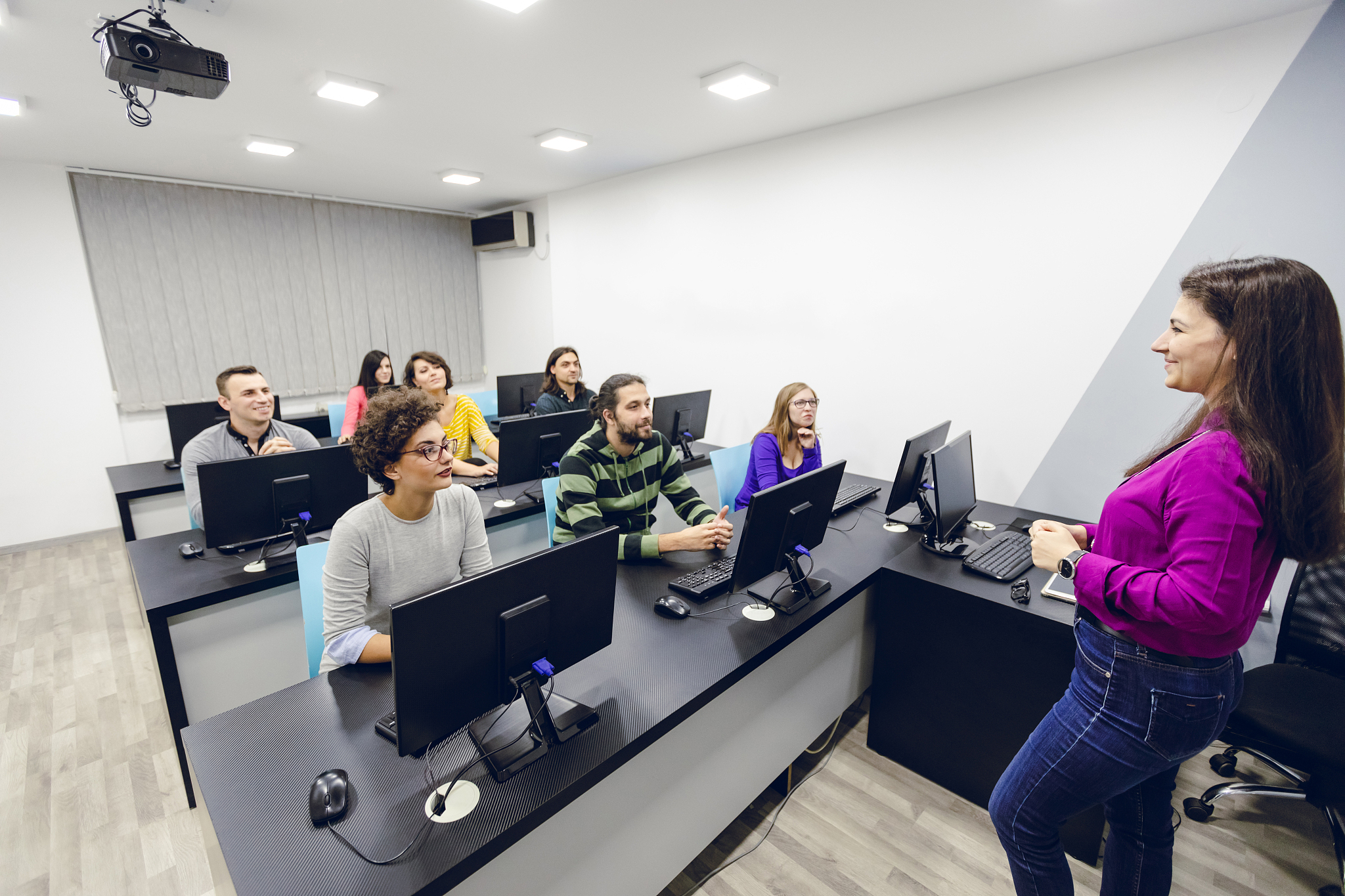 思政课建设评价：重视程度、教师能力、教学方法及水平