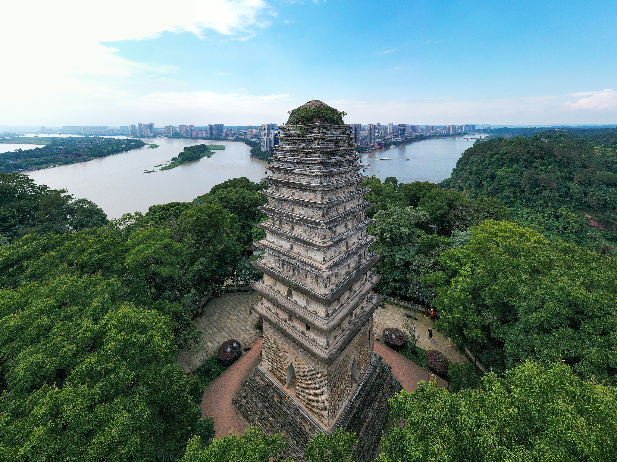 文章内容乐山公路和机电资质怎么新办和转让字数700字左右