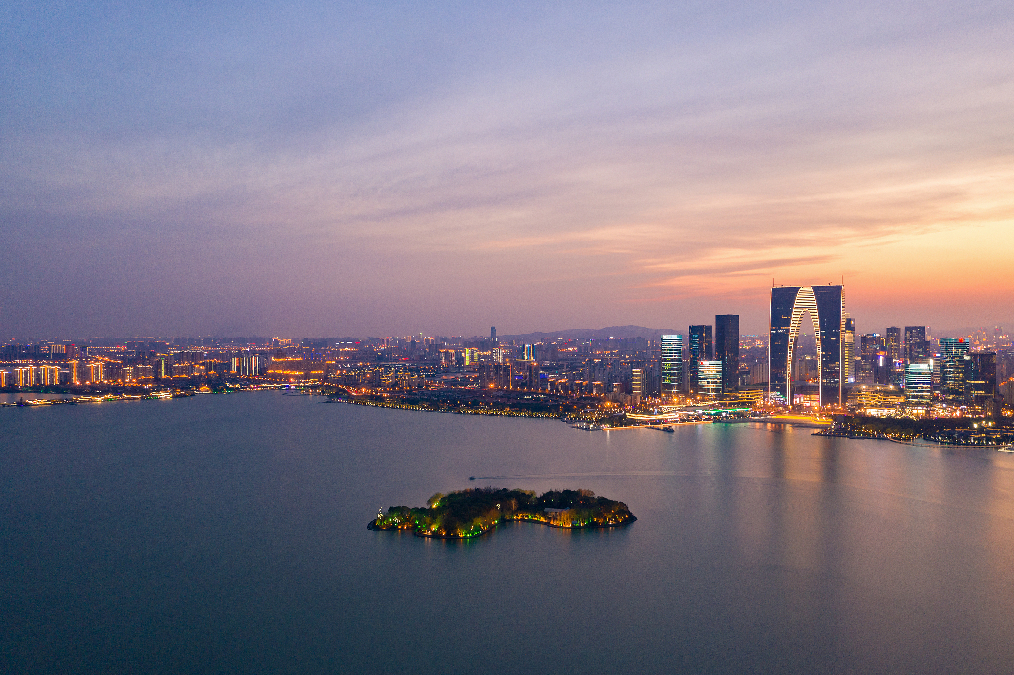 航拍苏州金鸡湖现代城市夜景风光