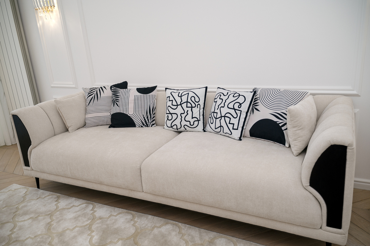 这个系列来源于意大利沿海小镇风格厚重的靠背软包大大的坐垫给人一种很稳重的感觉让人一看到就有想要坐下去的冲动因为它给人一种环抱的感觉和舒软的吸引力能够让客户有这种想要舒躺的想法浑然像一个迷你床舒适又美观我们的艾欧系列沙发采用进口编织绳制作为您提供高端原创的舒适享受。无论是外观设计还是材质选择我们都严格把控品质力求给您最好的沙发体验。让艾欧系列成为您家居装饰的亮点展现您的品味与追求宣传文案大全