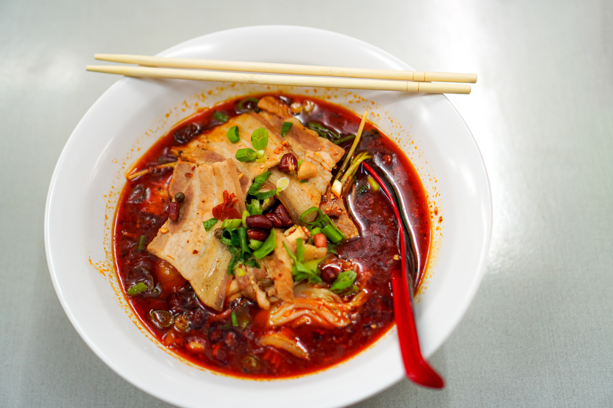 重庆美食探险：品尝地道美味，感受这座城市的魅力