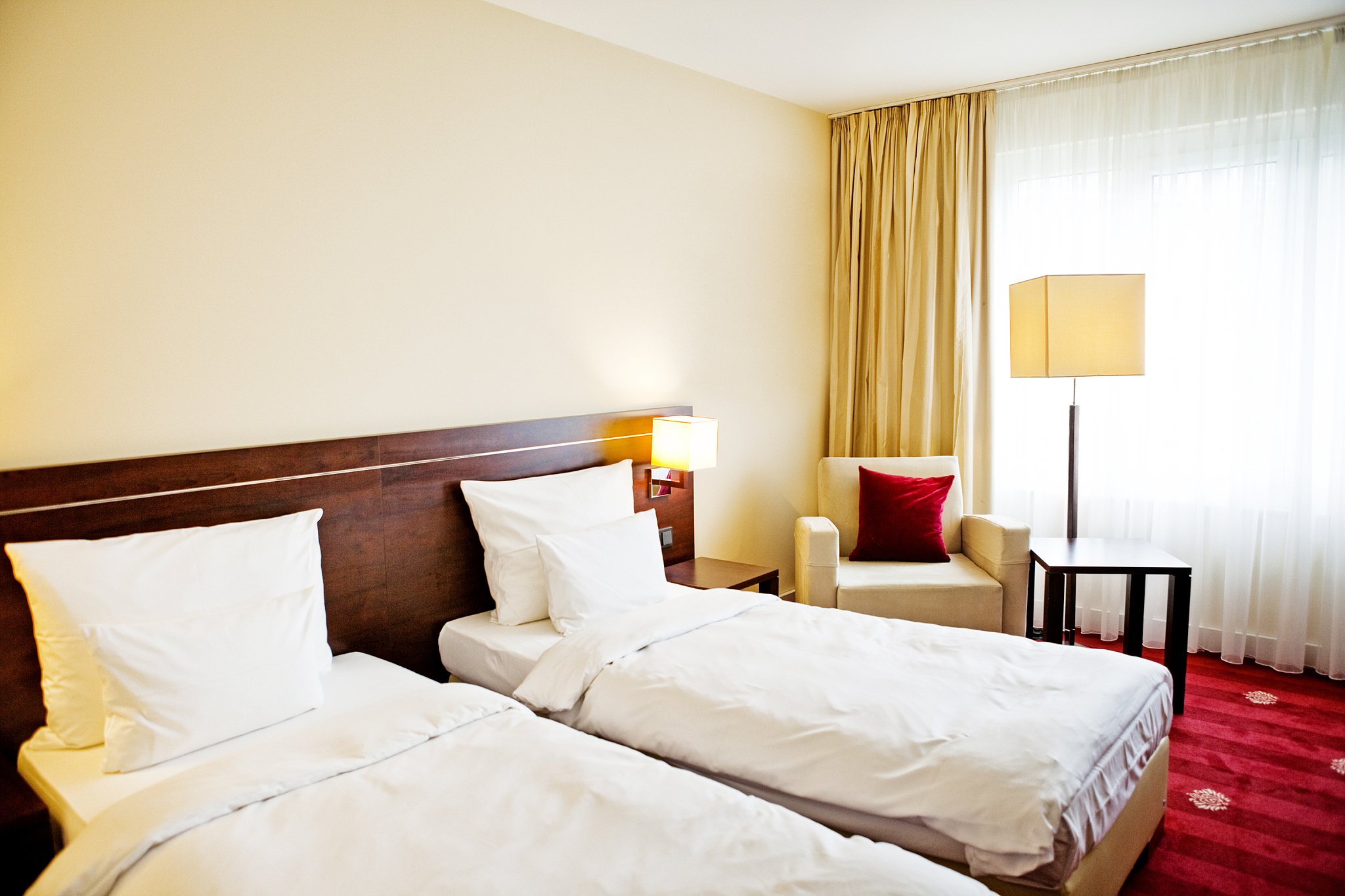 济南第三职业中专高星级酒店运营与管理就业方向：酒店、旅游、餐饮等