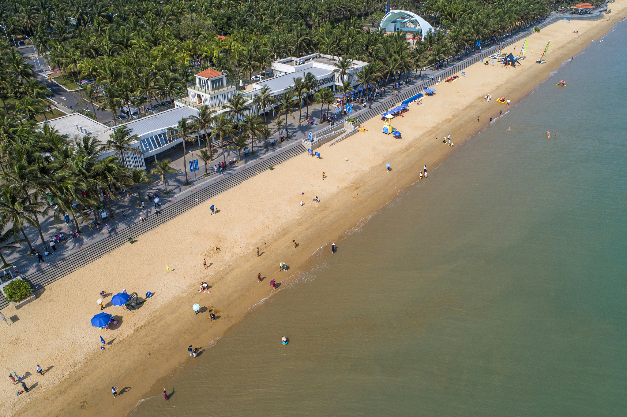 我要写论文网络文本分析海口旅游目的地形象感知影响研究帮我分析一下海口的前100位高频词特征统计