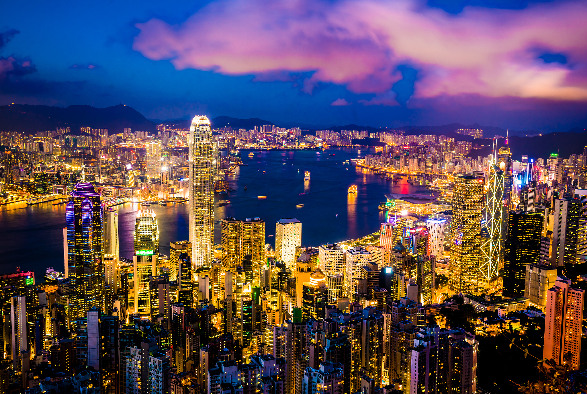 view of the hong kong skyline