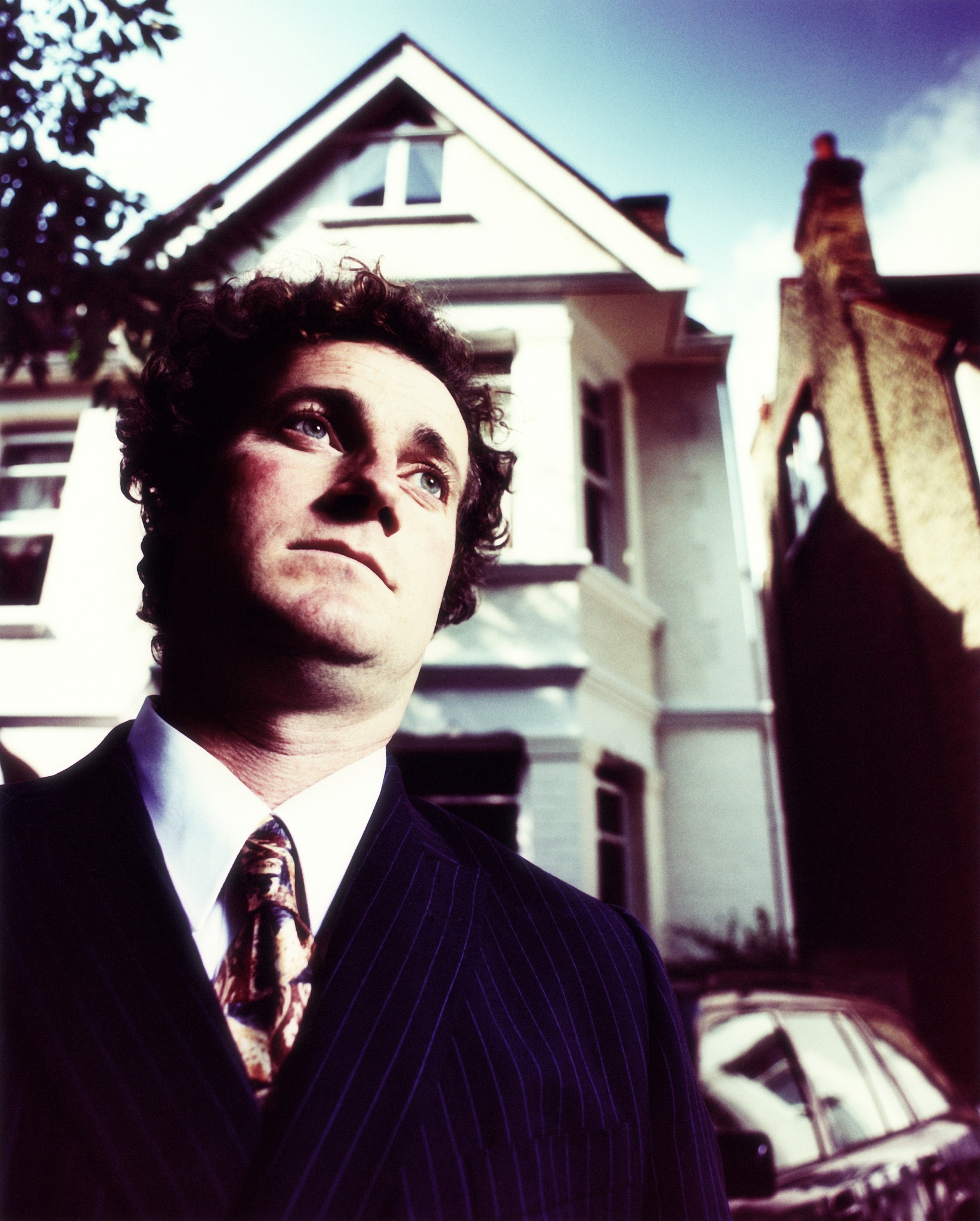 请详细介绍《霍乱时期的爱情》里的男主角