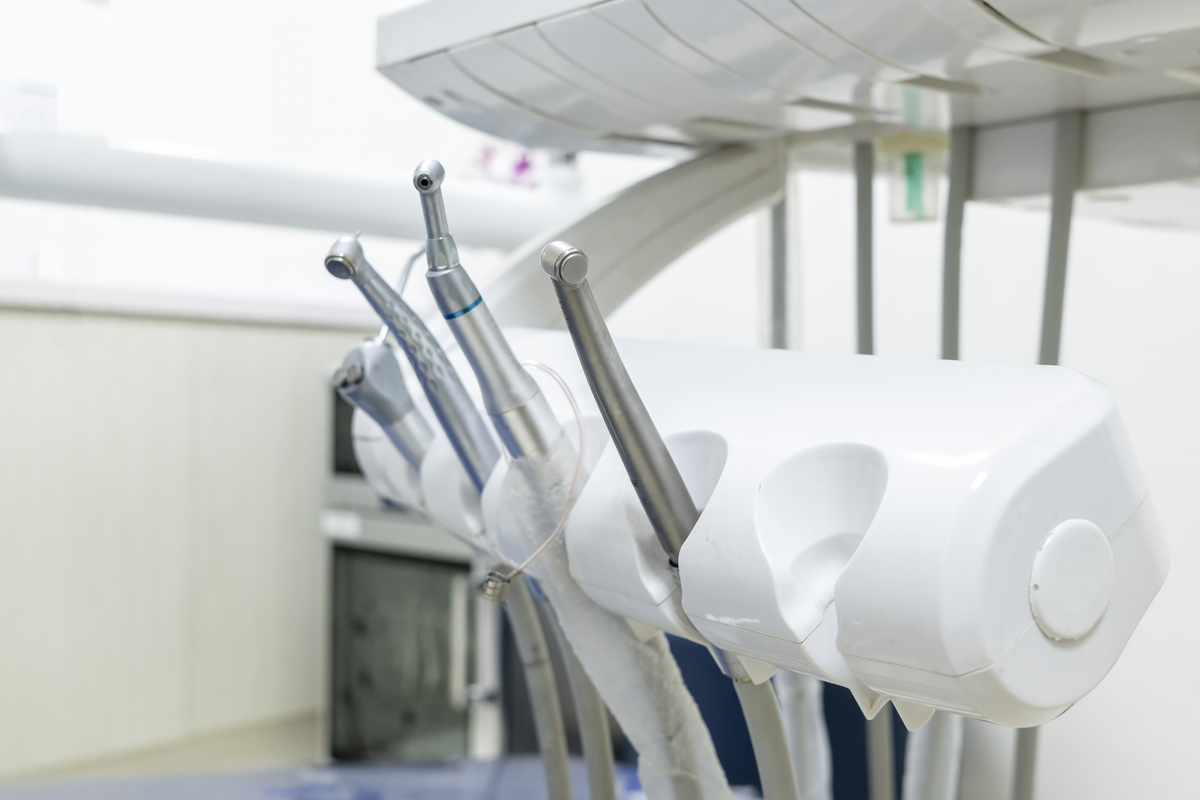 先进工程材料在医疗器械领域的应用：从骨科植入物到医用纤维材料