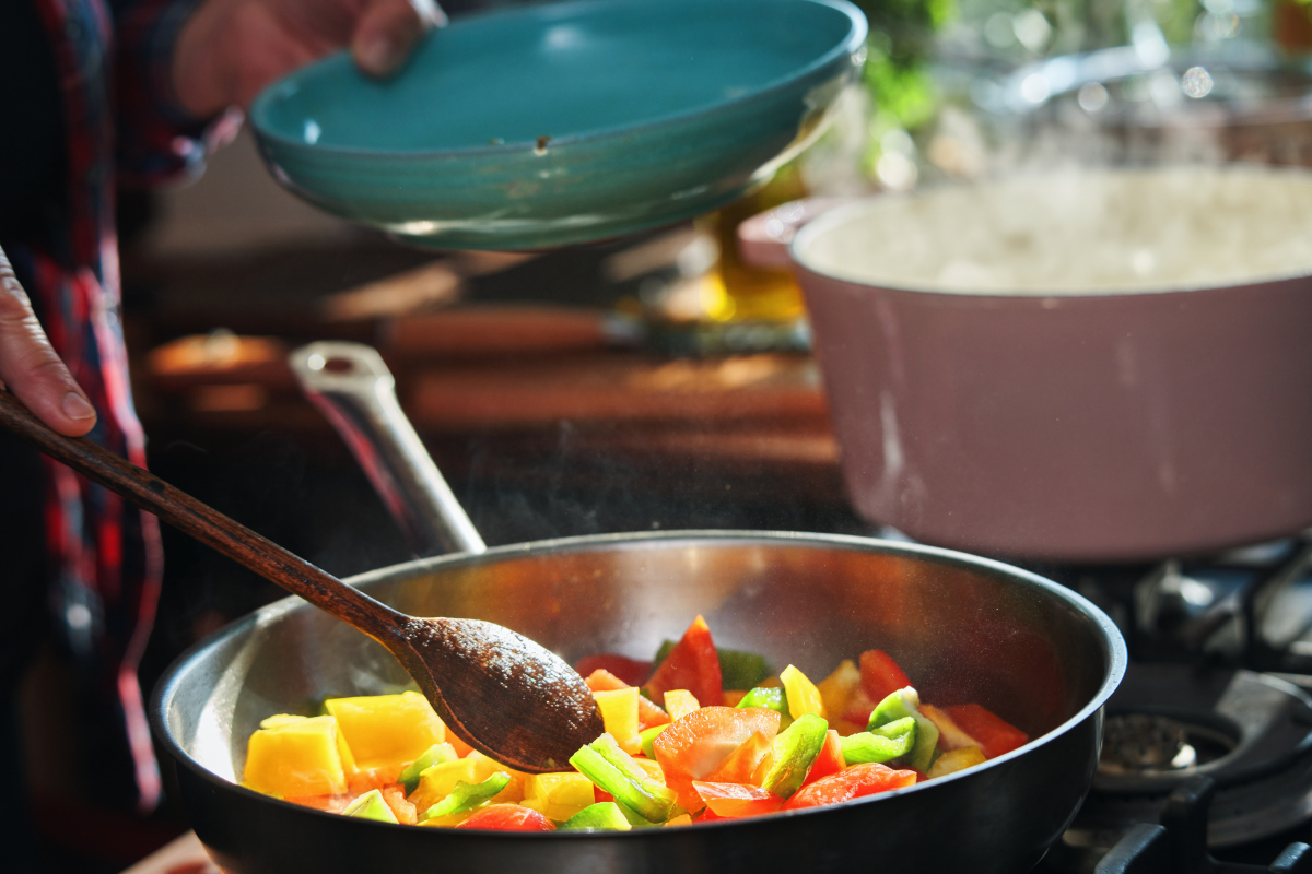 家庭炒菜为什么做不出饭店的味道？