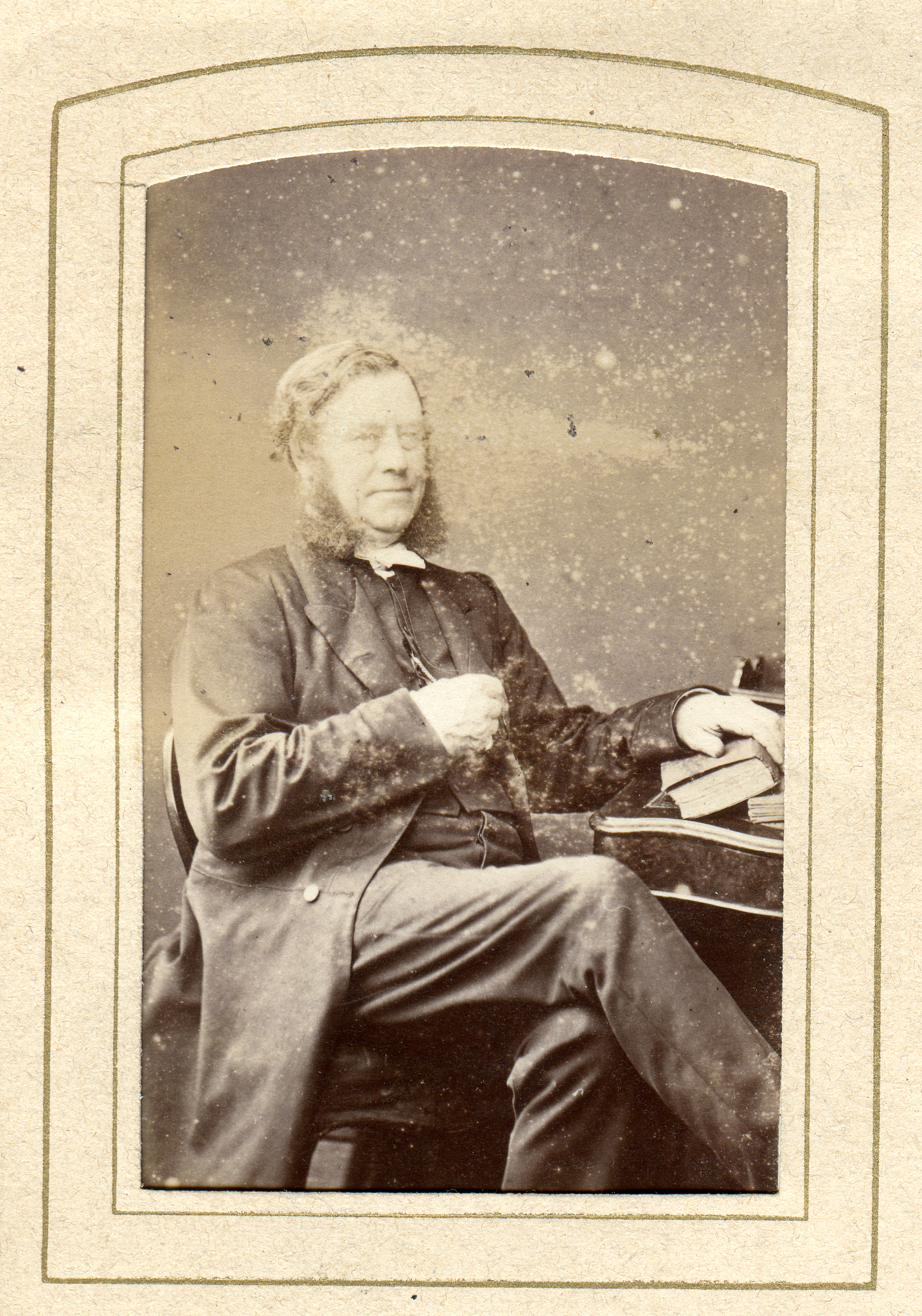 哪些作家去世超过50年？盘点经典文学巨匠