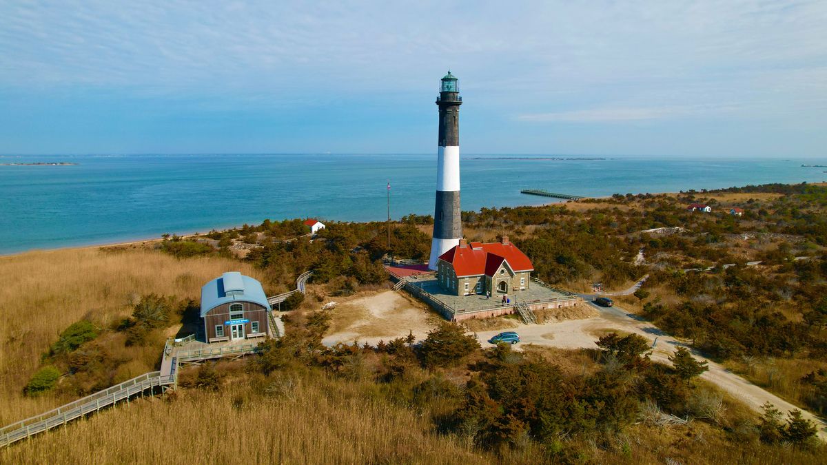 海边度假村名字推荐：以礁石、灯塔和日出日落为灵感