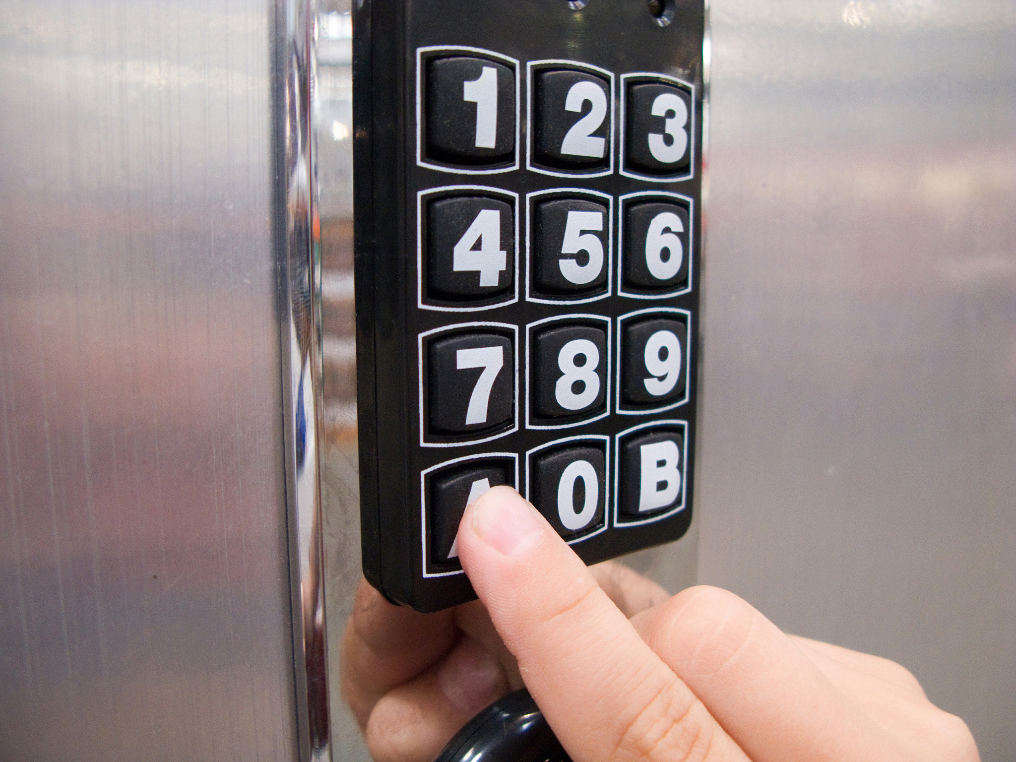 opening safe with keypad