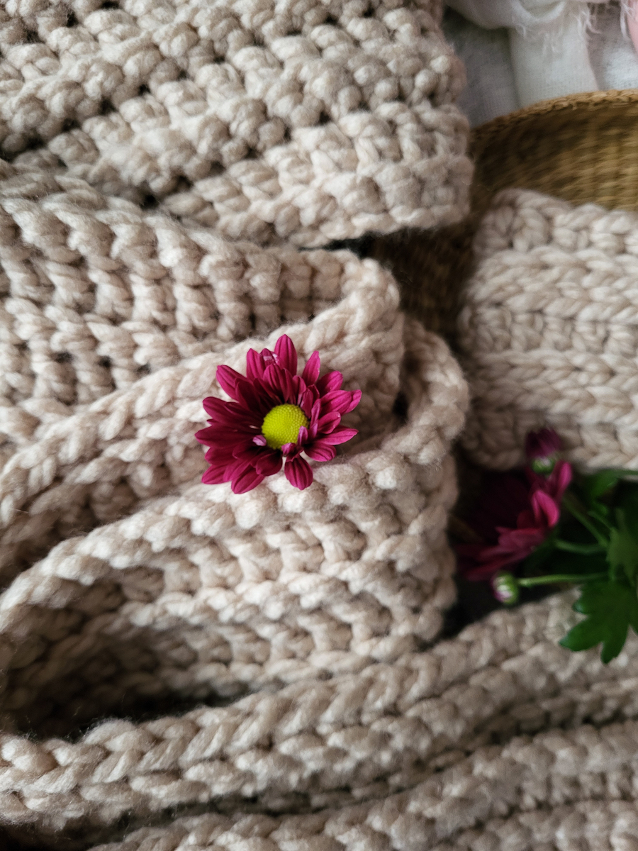 手工钩针编织工艺现状分析：传统手艺的现代演绎