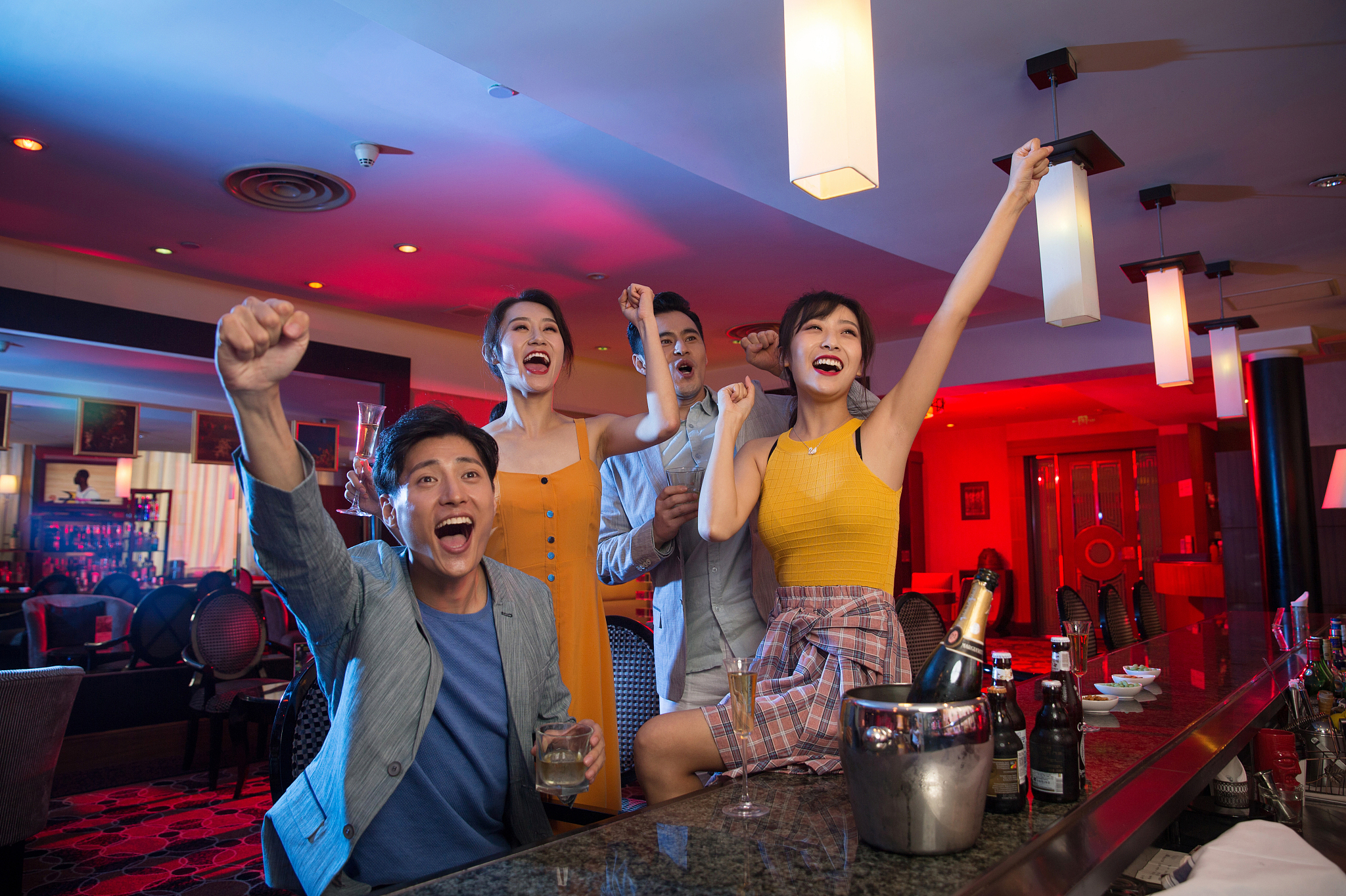 写一篇社团管理中心嘉年华的策划案去轰趴馆