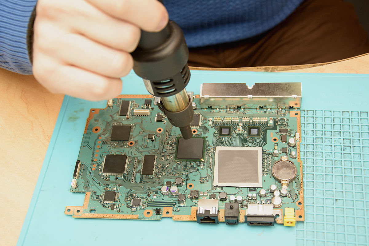 戴尔售后维修好评如潮：清尘保养&显示屏维修让电脑焕然一新